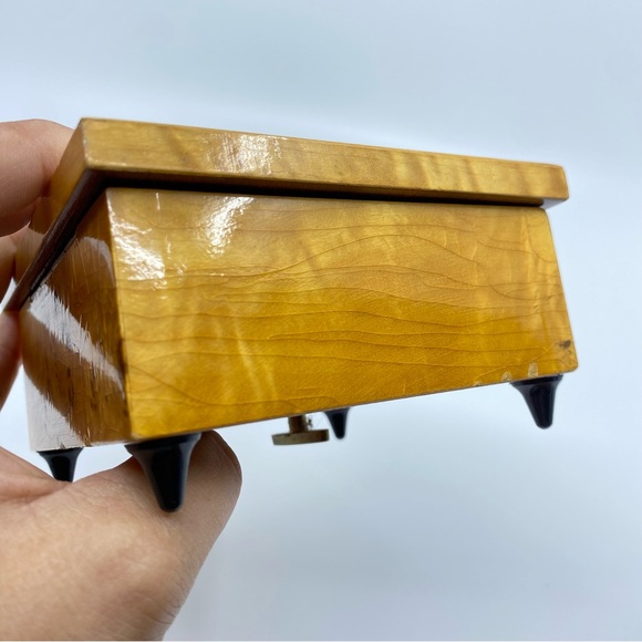 Beautiful Italian Burl Wood Floral Inlay House Of Goebel Strangers In The Night - Picture 13 of 16